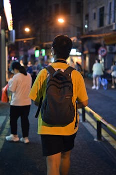 全国人大代表周燕芳提出多项举措；完善灵活就业养老保障体系，助力新就业形态群体长远福祉。