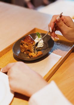  从一通电话到系统防护；青少年心理问题需多方合力。 教育招生