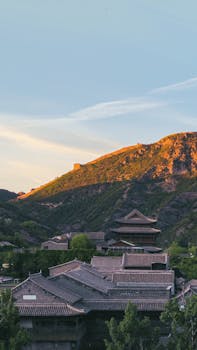 香港吸引中东资金回归；AI投入热潮持续；半导体供应链价格动态。