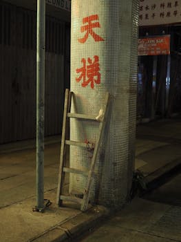 港股回购浪潮涌现，多家公司积极行动；小米集团领衔金额榜首，市场信号值得留意。